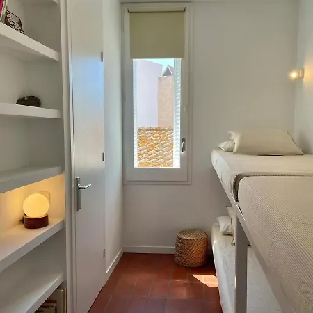 The Triangle Of - Triplex En El Centro Cadaques